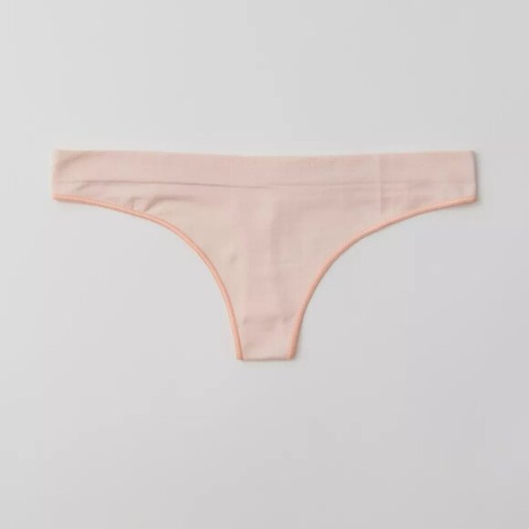 NWT UO Out From Under Minimal Seamless Knit Pink Thong - Picture 1 of 6